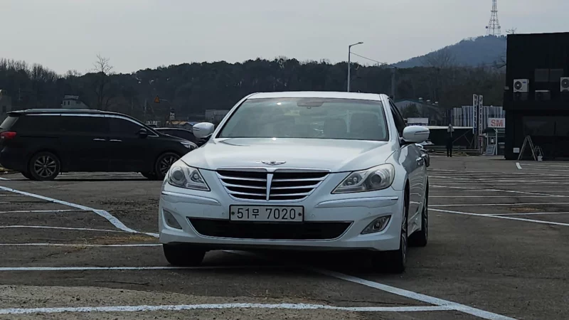 Hyundai Genesis