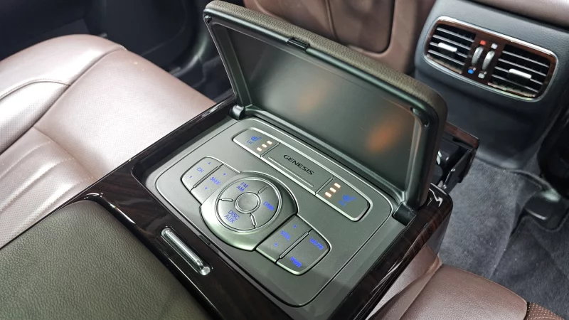 Hyundai Genesis