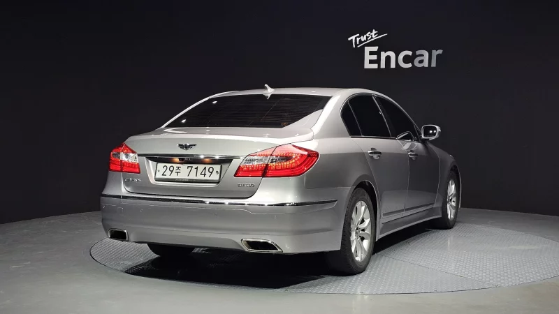 Hyundai Genesis