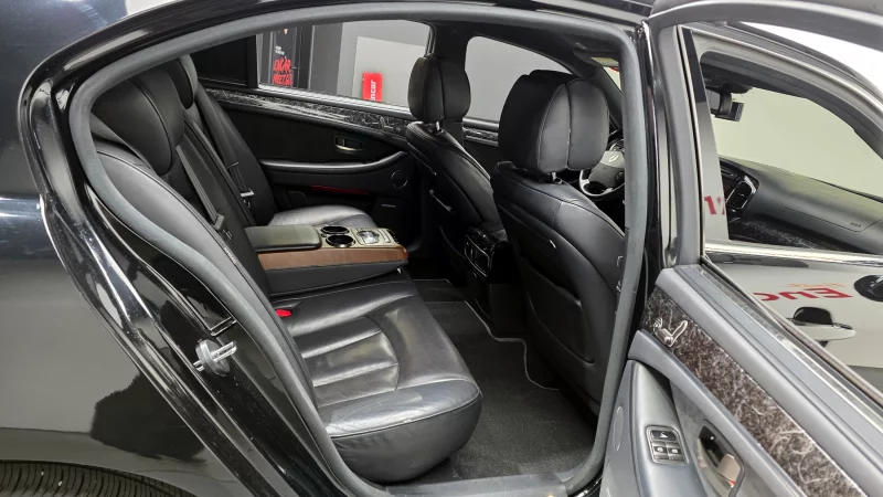 SsangYong Chairman W