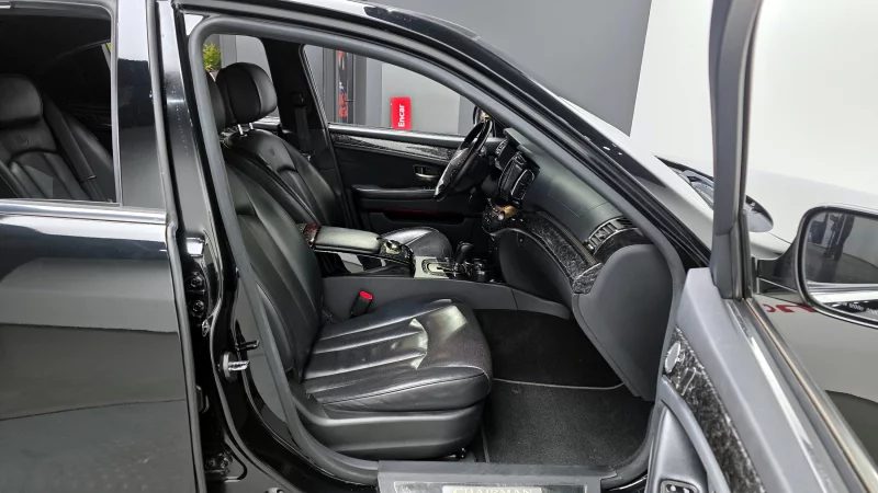 SsangYong Chairman W