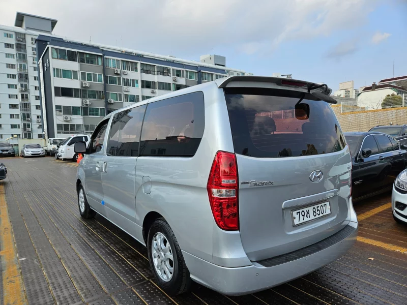 Hyundai Grand Starex
