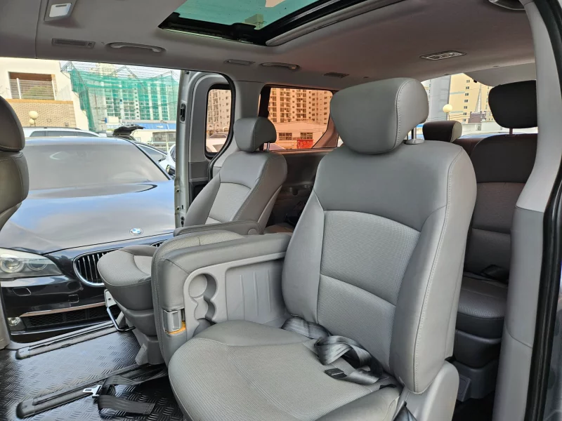 Hyundai Grand Starex