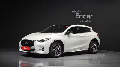Infiniti Q30