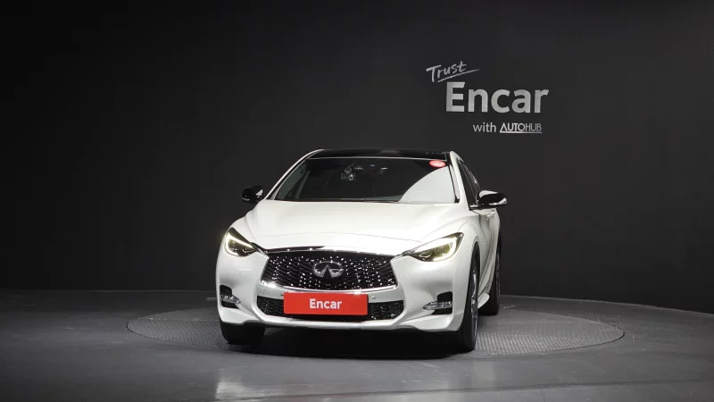 Infiniti Q30