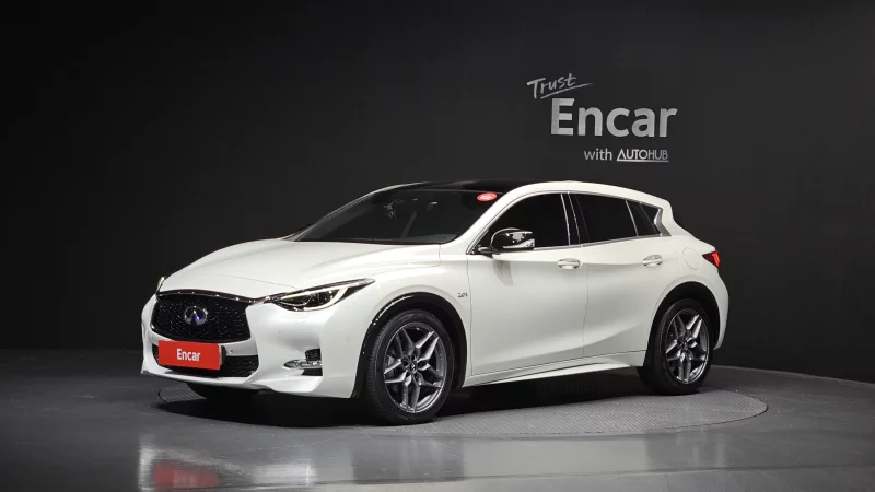 Infiniti Q30
