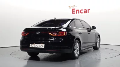 Renault SM6