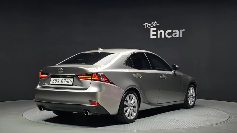 Lexus IS250