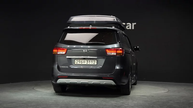 Kia Carnival