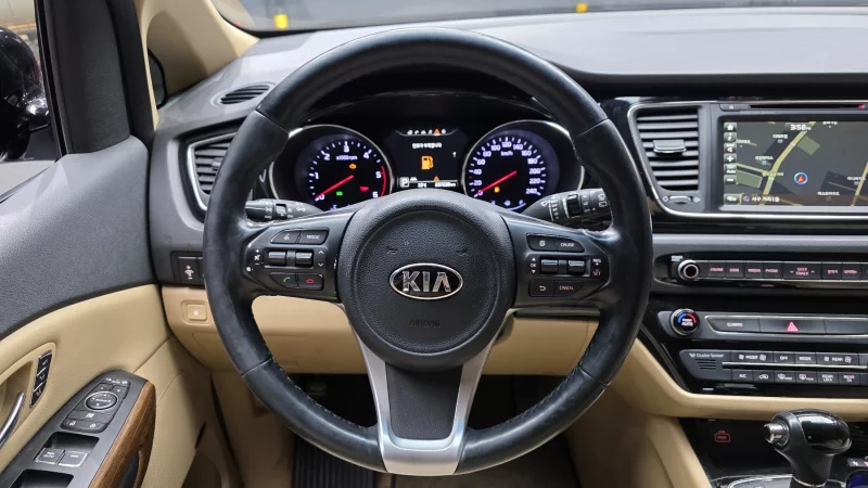 Kia Carnival