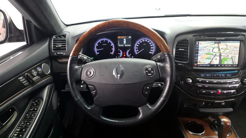 SsangYong Chairman W