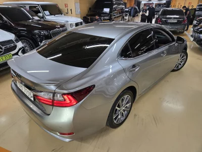 Lexus ES300h