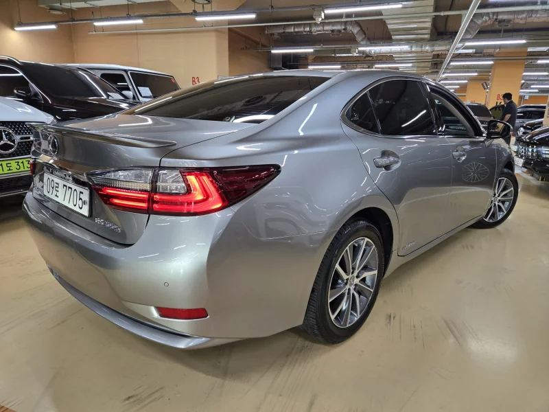 Lexus ES300h