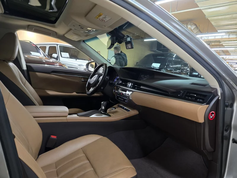 Lexus ES300h