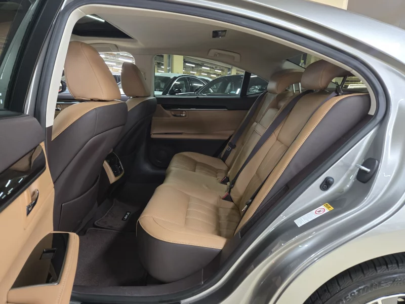 Lexus ES300h