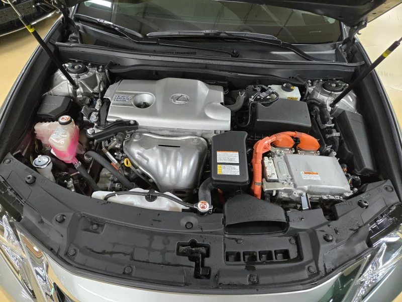 Lexus ES300h
