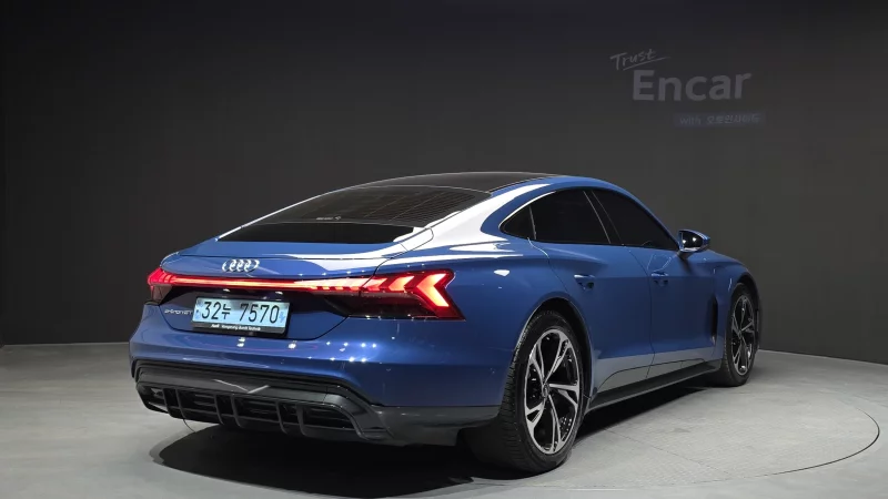 Audi E-TRON GT