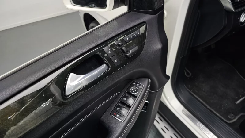 Mercedes-Benz M-class