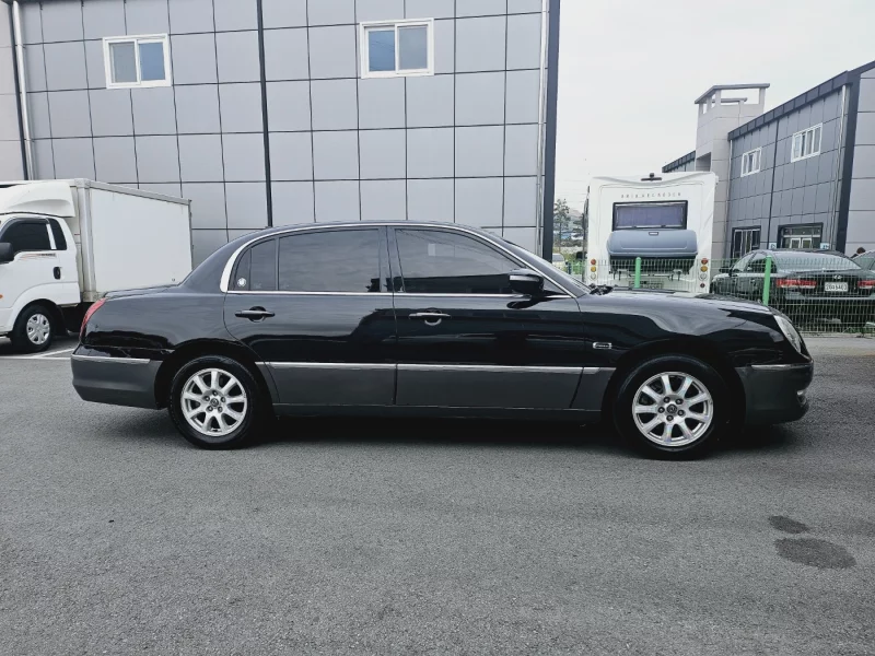 Kia OPIRUS