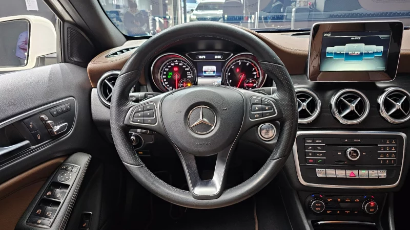 Mercedes-Benz GLA-Class