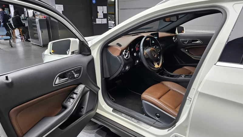 Mercedes-Benz GLA-Class