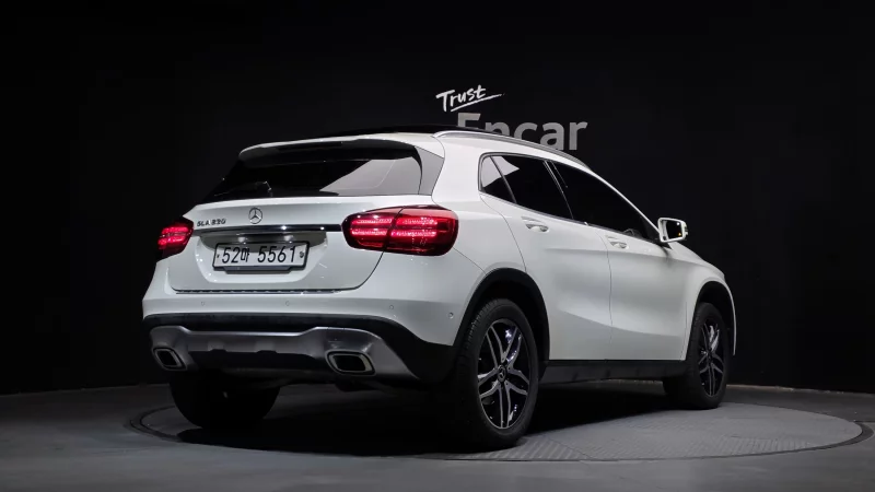 Mercedes-Benz GLA-Class