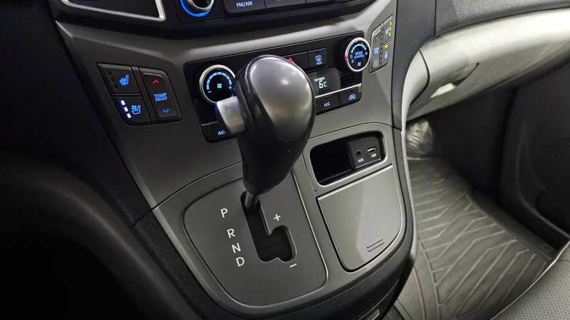 Hyundai Grand Starex