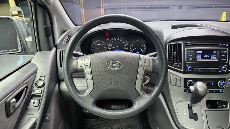 Hyundai Grand Starex
