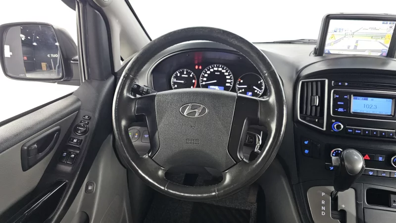 Hyundai Grand Starex