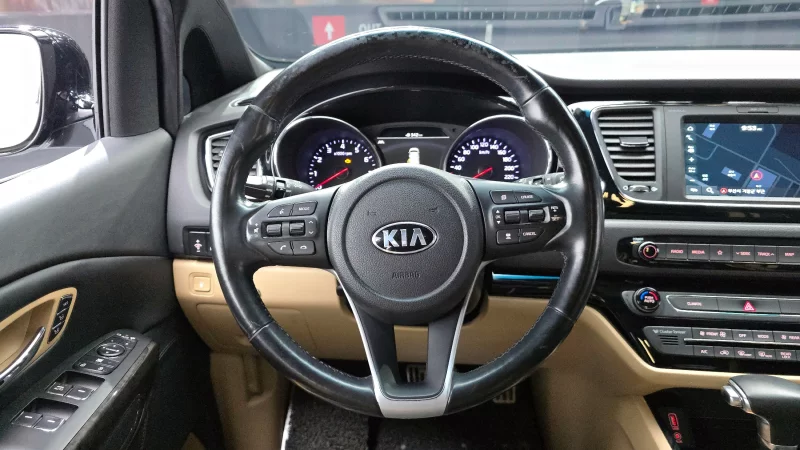 Kia Carnival