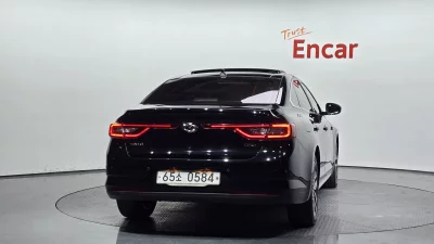 Renault SM6