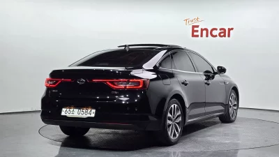 Renault SM6