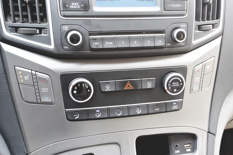 Hyundai Grand Starex