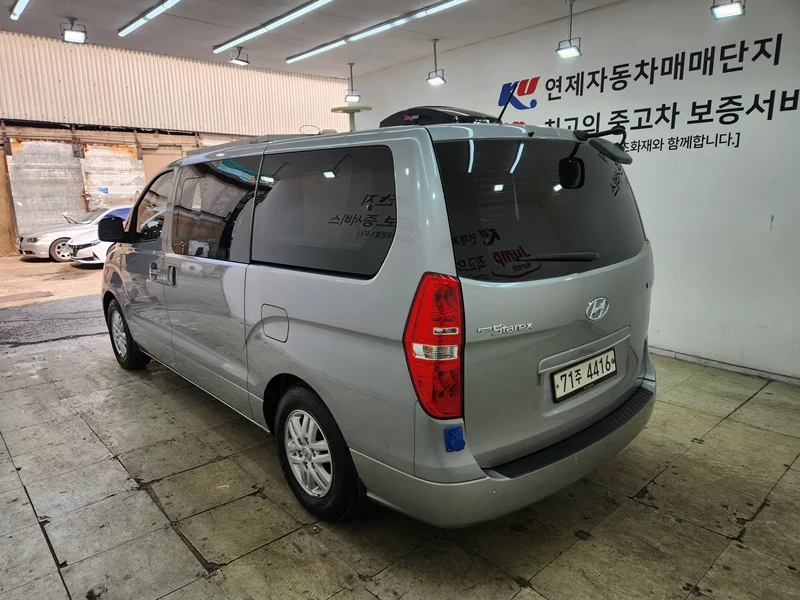 Hyundai Grand Starex