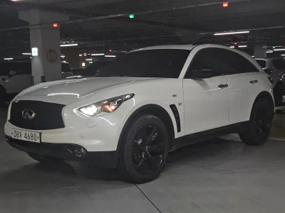 Infiniti QX70