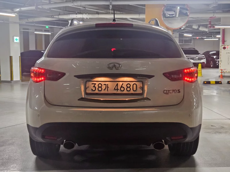 Infiniti QX70