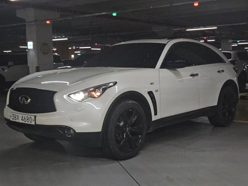 Infiniti QX70