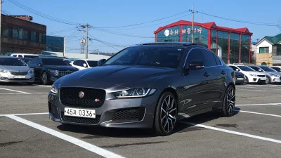 Jaguar XE