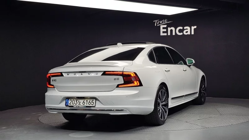 Volvo S90