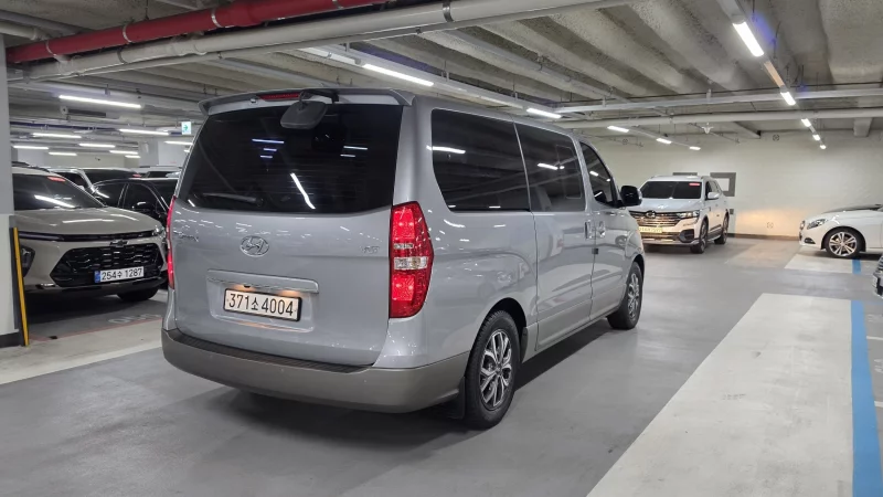 Hyundai Grand Starex