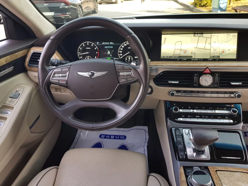 Genesis EQ900