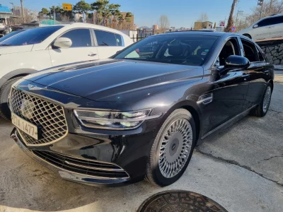 Genesis G90