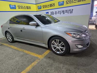 Hyundai Genesis