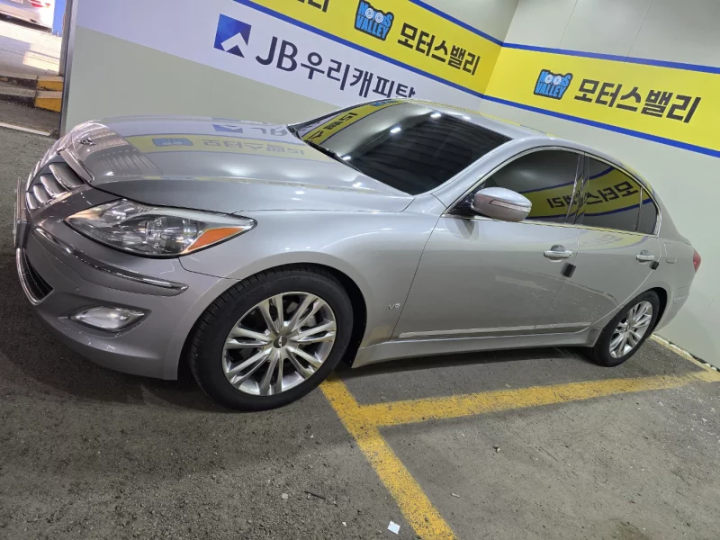Hyundai Genesis