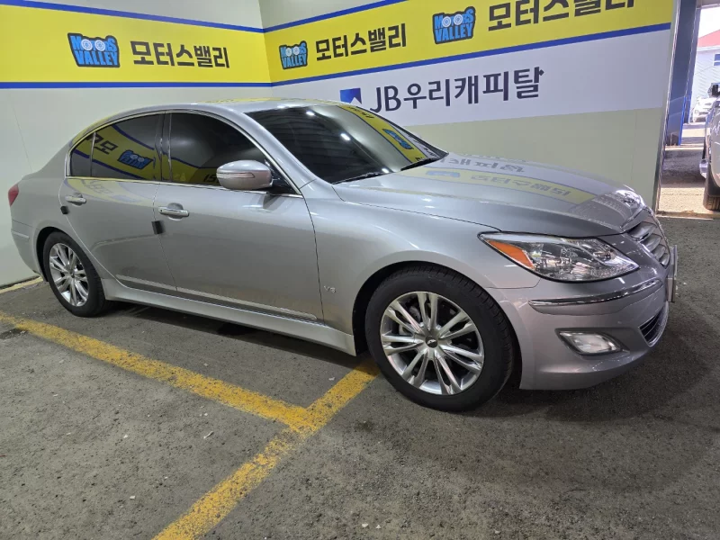 Hyundai Genesis