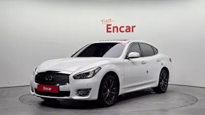 Infiniti Q70