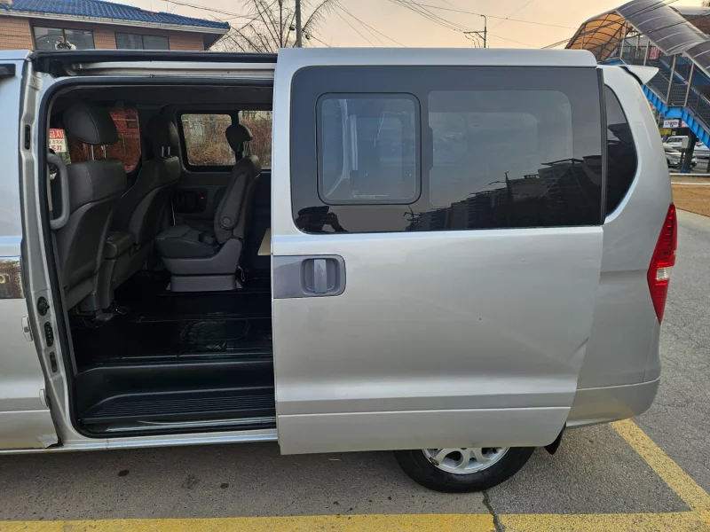 Hyundai Grand Starex