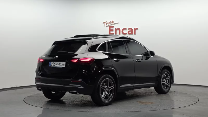 Mercedes-Benz GLA-Class