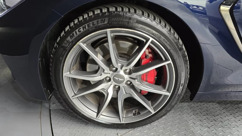 Genesis G70
