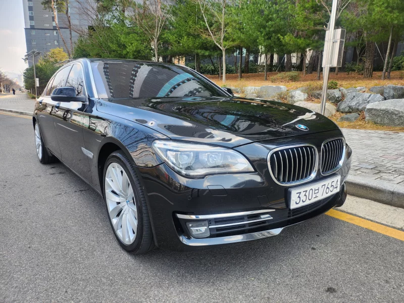BMW 7-Series
